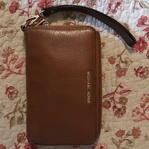 Michael Kors Adele Wristlet